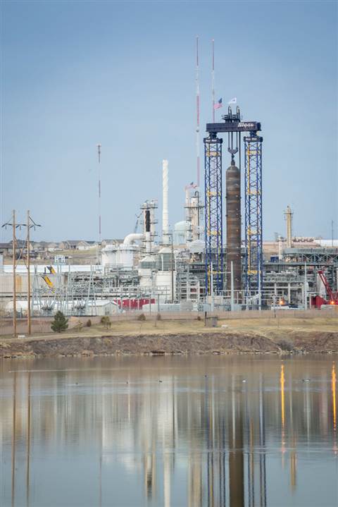 Bigge LTS (Lift Tower System). This has a capacity of up to 4,000 US tons (3,628 tonnes) and can a r