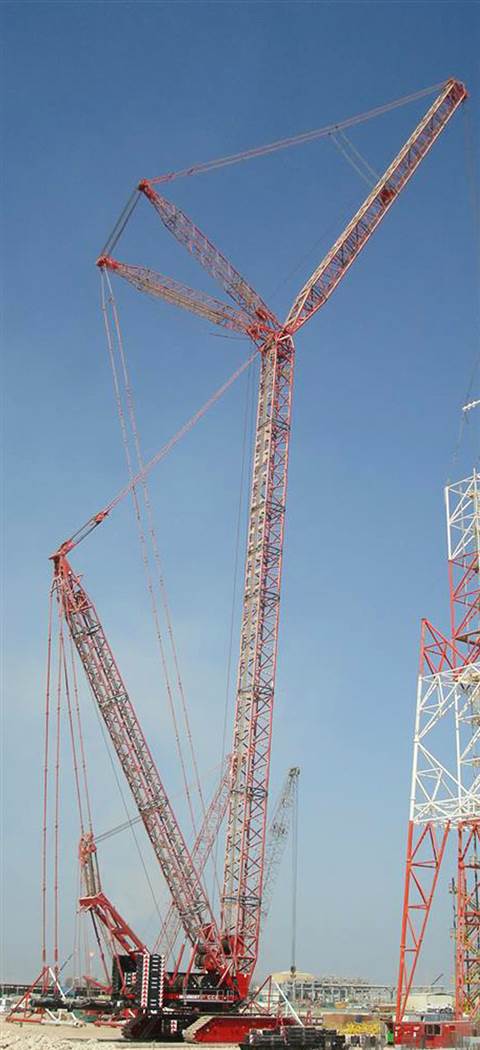 Mammoet has added a Terex CC 8800-1 lattice boom crawler crane to its fleet

