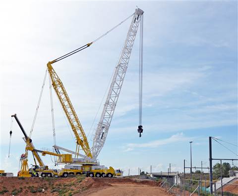 Mediaco ordered a retrofit kit comprising the derrick ballast with VarioTray when it purchased the previously enjoyed Liebherr LG 1750